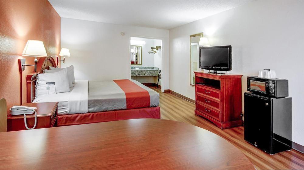 Red Roof Inn Forsyth Ngoại thất bức ảnh