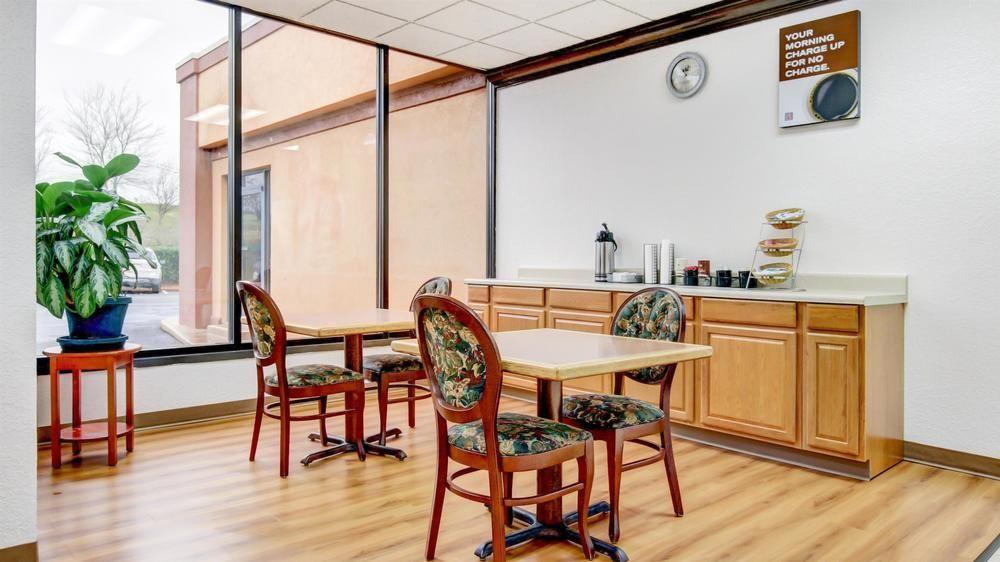 Red Roof Inn Forsyth Ngoại thất bức ảnh